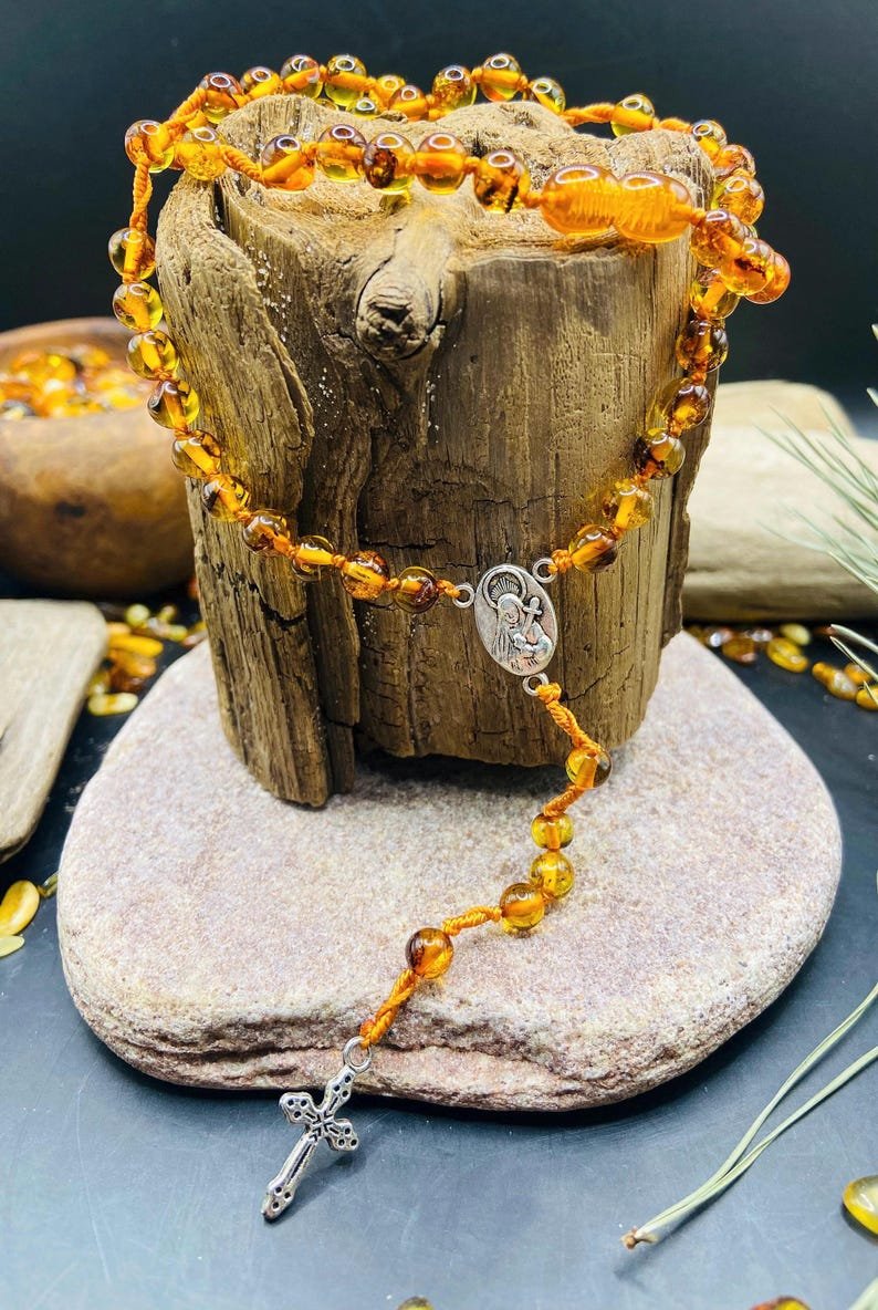 56548094-r-il-8b058a-7250550328-il_794xN.7250550328_3t3r Burvīgs Dzintara rožukronis ar 59 pērlītēm