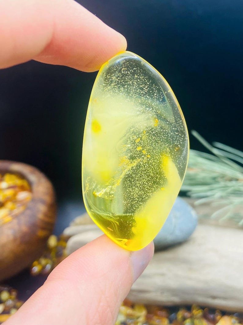 Citrona krāsas spilgtie Balgtijas Dzintara Kabahoni 5 variācijās