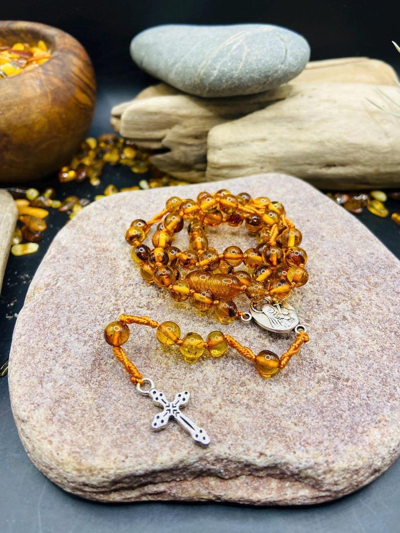 56548094-r-il-b01dbc-7250549592-il_794xN.7250549592_ke1g Burvīgs Dzintara rožukronis ar 59 pērlītēm