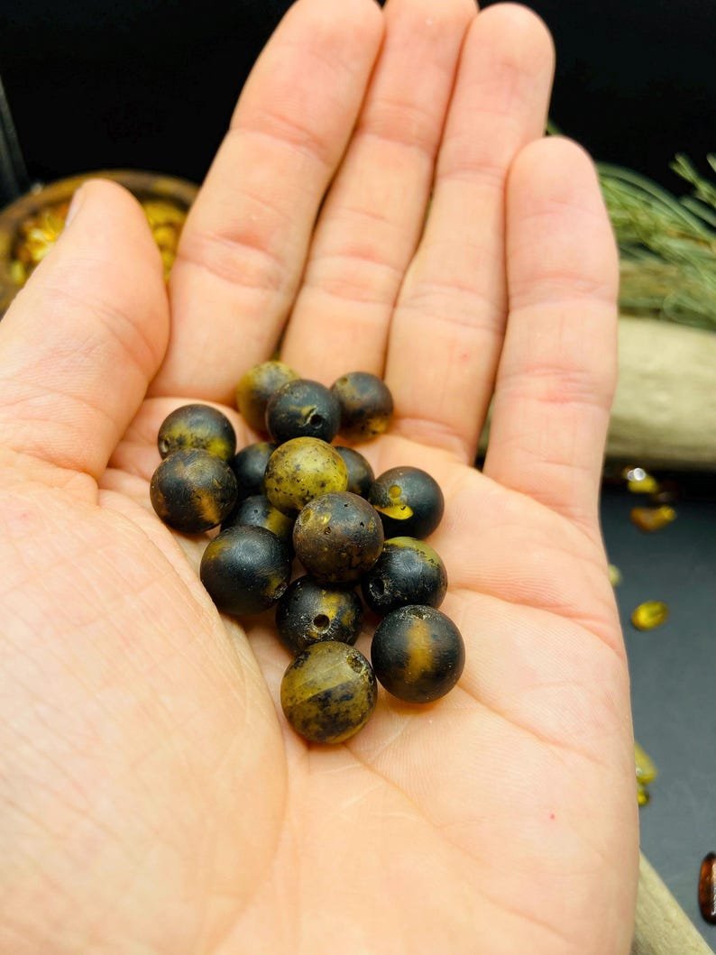 56548094-r-il-b7d3a5-7210264980-il_794xN.7210264980_7ehk 10mm Dabīgas Purva Dzintara pērlītes , amatnieku iecienītākās