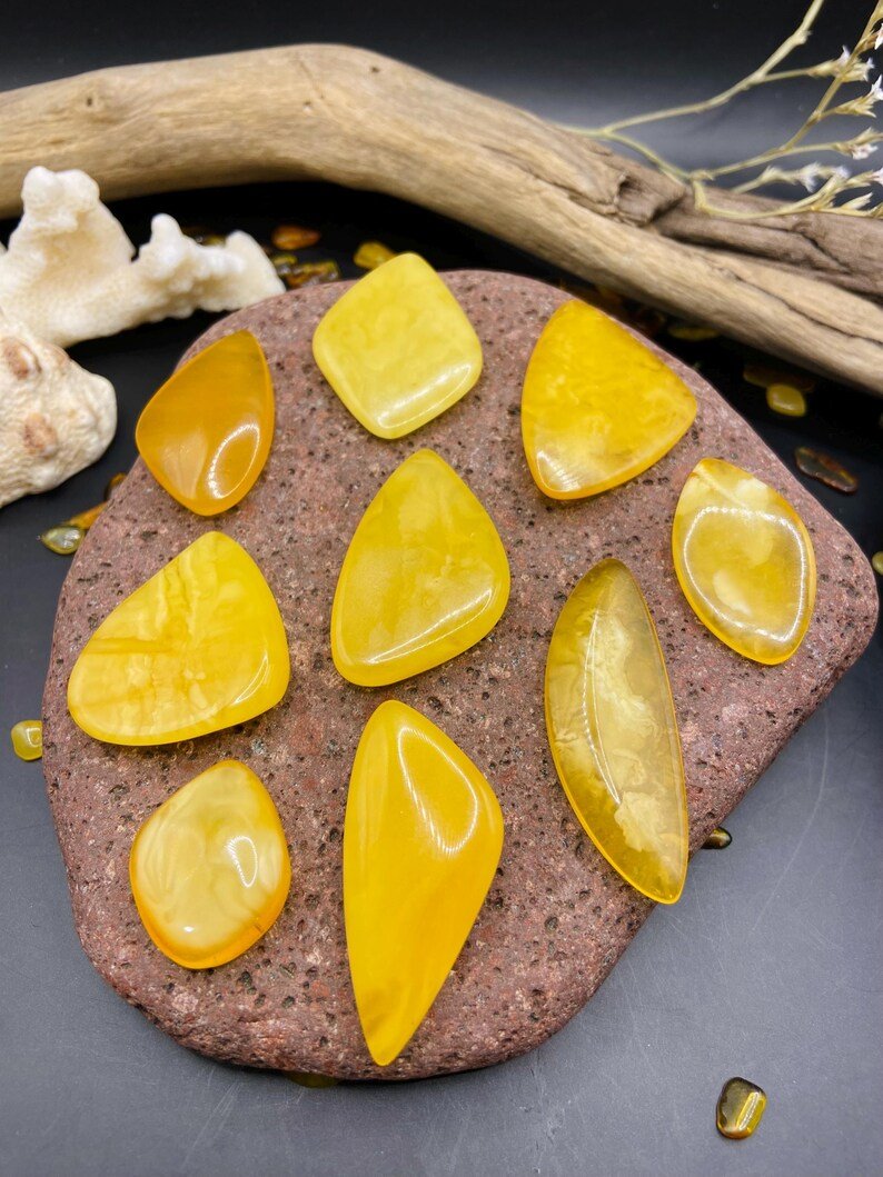 56548094-r-il-c46491-6723584448-il_794xN.6723584448_8d5g Premium klases sviesta krāsas Baltijas Dzintara "kabahoni"