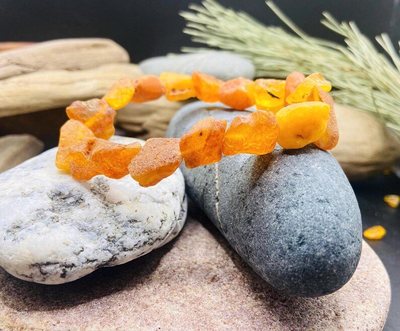 Konjaka krāsas bohēmiskā stila Dzintara aproce