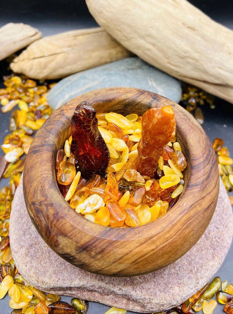 56548094-r-il-d3e334-7398259843-il_794xN.7398259843_4h7c Mazi bet neparasti gari neapstrādāti dzintara gabaliņi