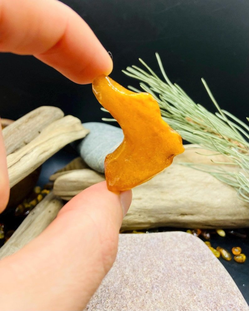 56548094-r-il-dc7ab2-7253272874-il_794xN.7253272874_2y3e Autentiskas formas Baltijas Dzintara neapstrādāti akmentiņi