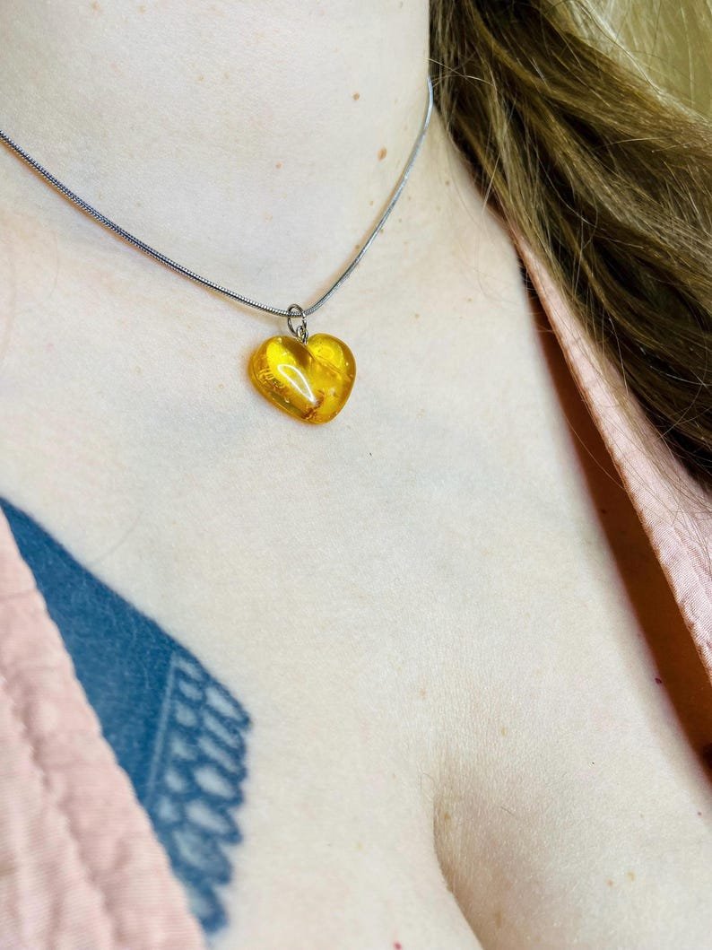 56548094-r-il-dd4b0d-6987552899-il_794xN.6987552899_g0jo Smalkas citrona krāsas Dzintara sirsniņas, Valentīndienas dāvana