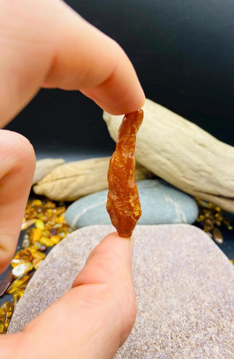 56548094-r-il-e12d30-7350334764-il_794xN.7350334764_qyma Mazi bet neparasti gari neapstrādāti dzintara gabaliņi