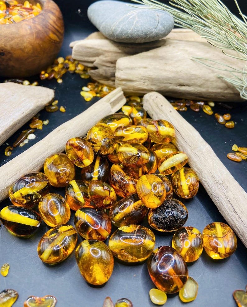 56548094-r-il-ef21e9-7341740979-il_794xN.7341740979_4rv0 Liela izmēra citrona krāsas Baltijas Dzintara "Baroque" pērlītes