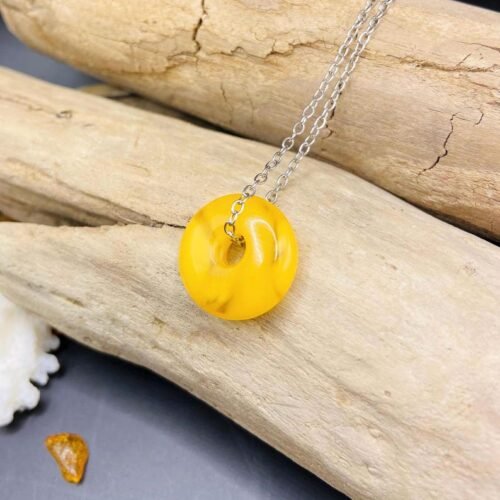 56548094-r-il-f65bd1-6910165387-il_794xN.6910165387_cm03 Izsmalcināts Dzintara dzeltens virtulis ar nerūsējošā tērauda ķēdīti