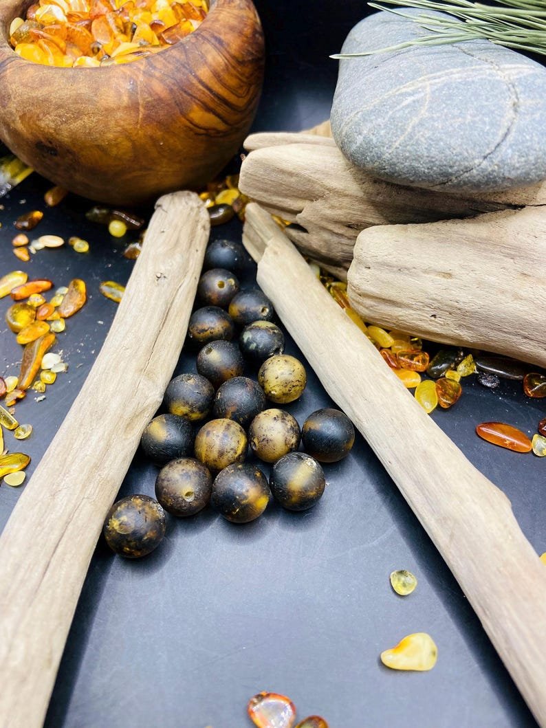 56548094-r-il-fc3f73-7258234269-il_794xN.7258234269_k95y 10mm Dabīgas Purva Dzintara pērlītes , amatnieku iecienītākās