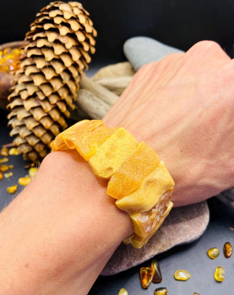 56548094-r-il-ff707b-7119166583-il_794xN.7119166583_sljh Karaliskā stila lielizmēra Baltijas Dzintara aproce, daļēji pulēta