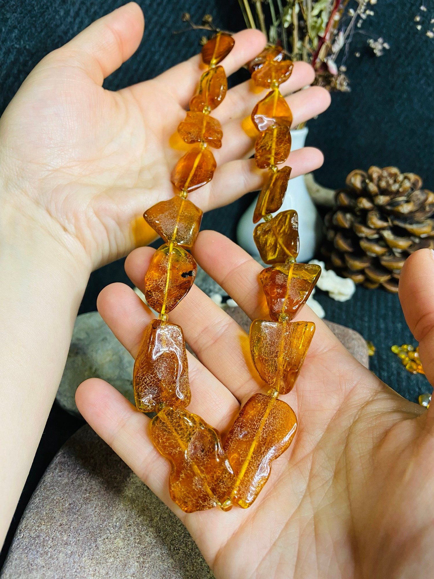 img_2887.jpg Neatkārtojama dzintara šķelto gabalu kaklarota sievietēm