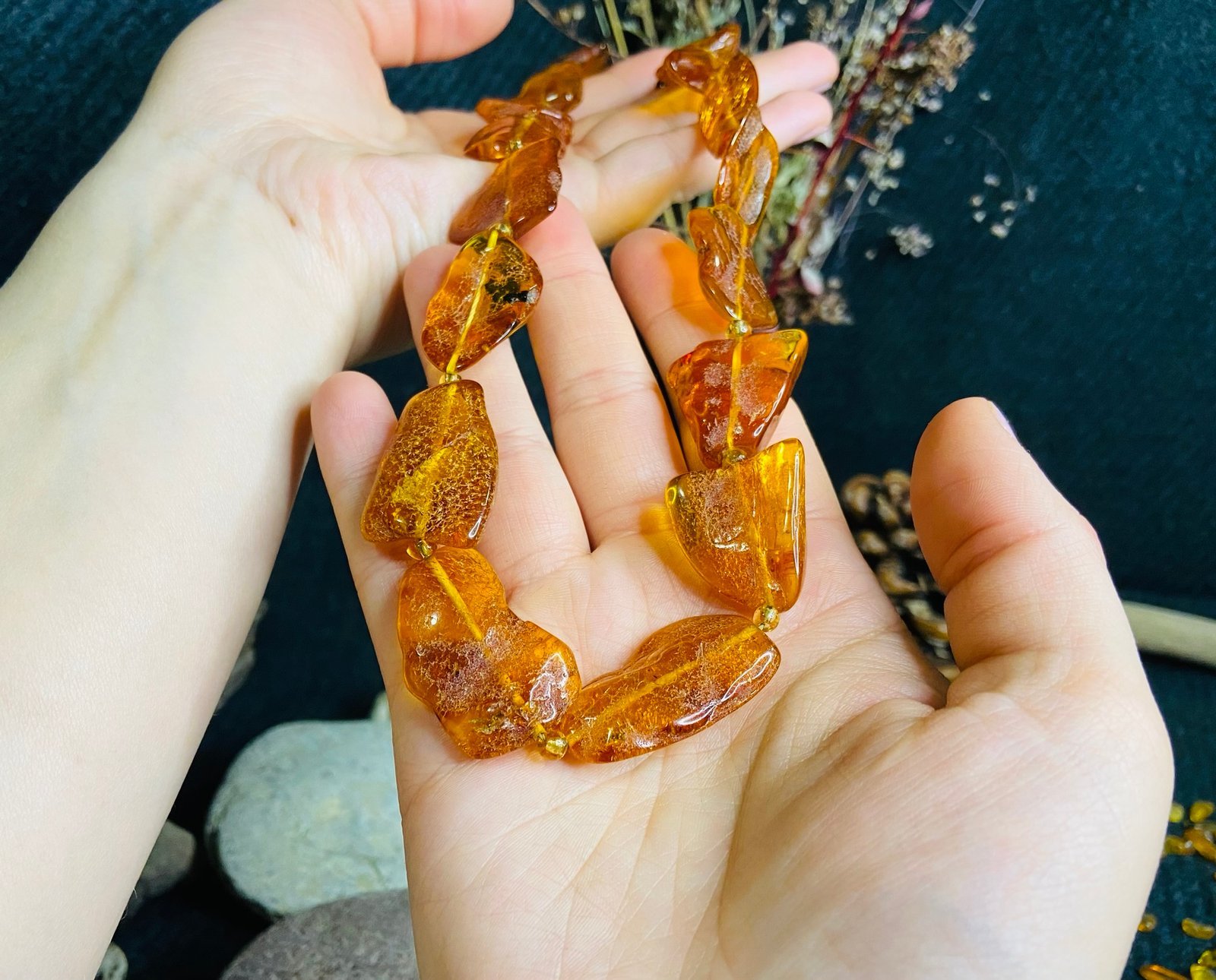 img_2888.jpg Neatkārtojama dzintara šķelto gabalu kaklarota sievietēm