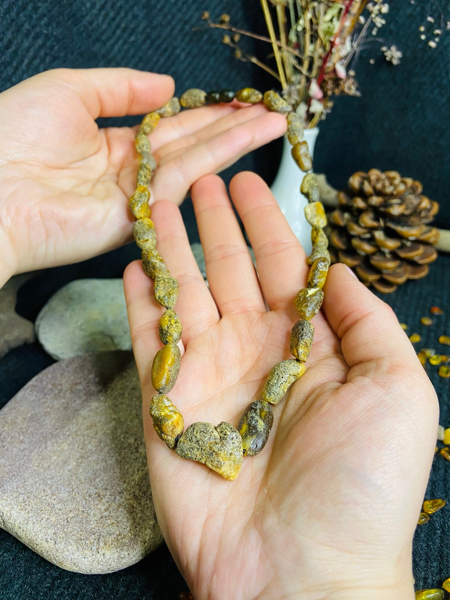 img_2891.jpg Īpaša Purva Dzintara neapstrādāto akmeņu kaklarota