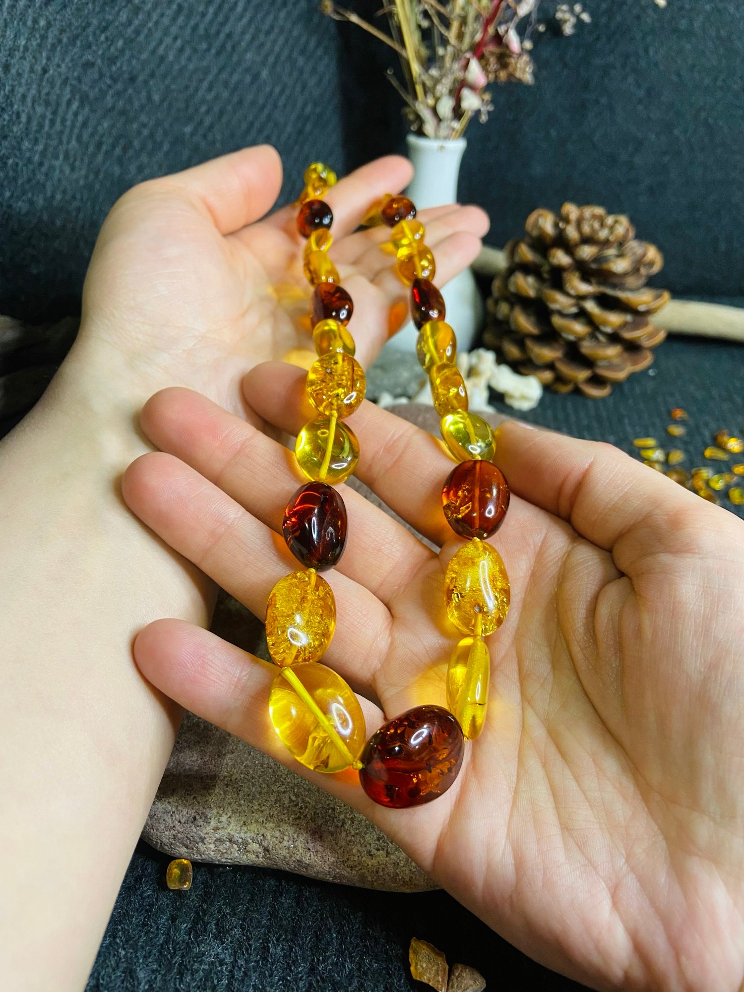 img_2895.jpg Eleganta un krāšņa Dzintara "Flatback" tipa pērlīšu kaklarota