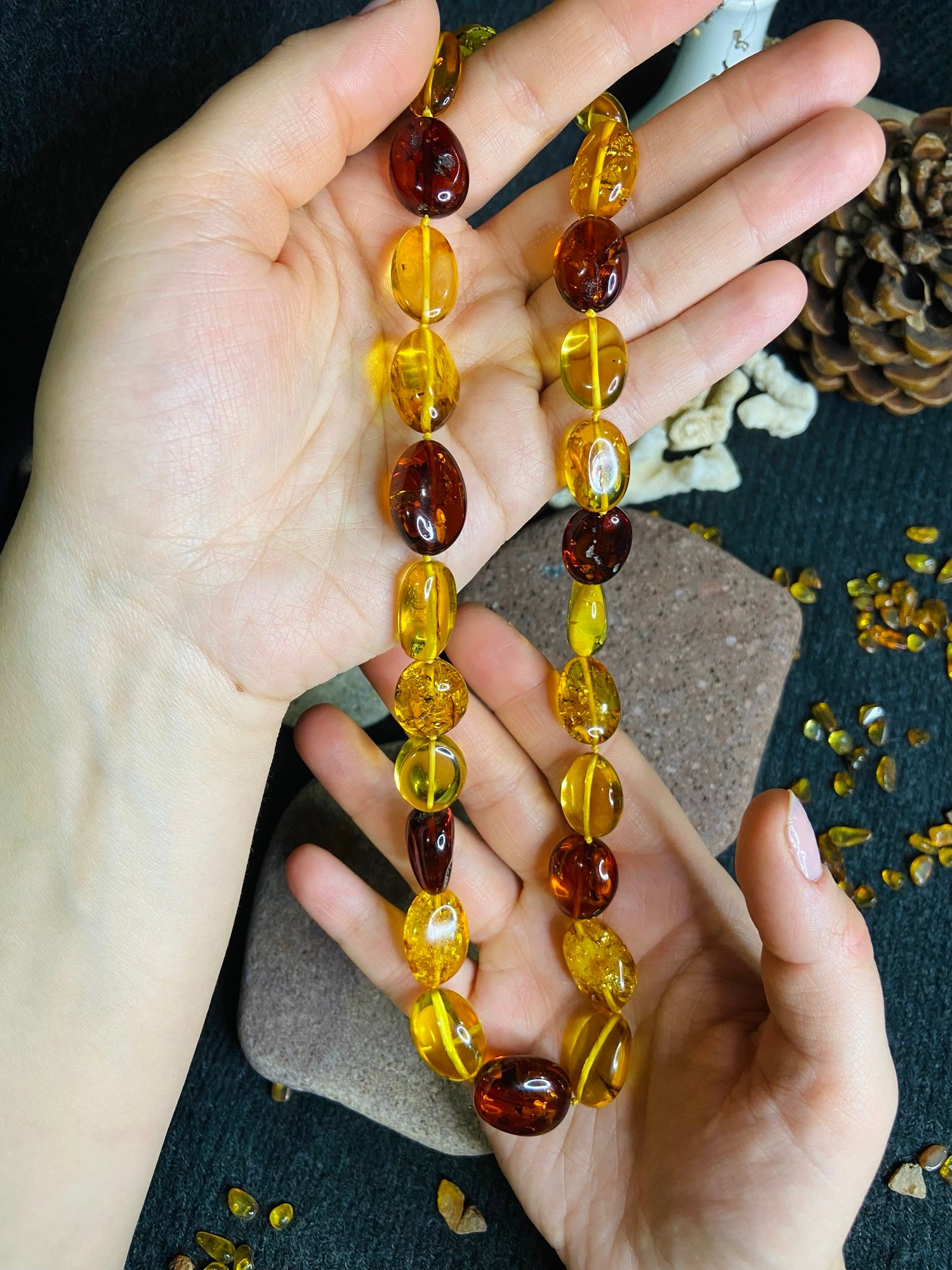 img_2896.jpg Eleganta un krāšņa Dzintara "Flatback" tipa pērlīšu kaklarota