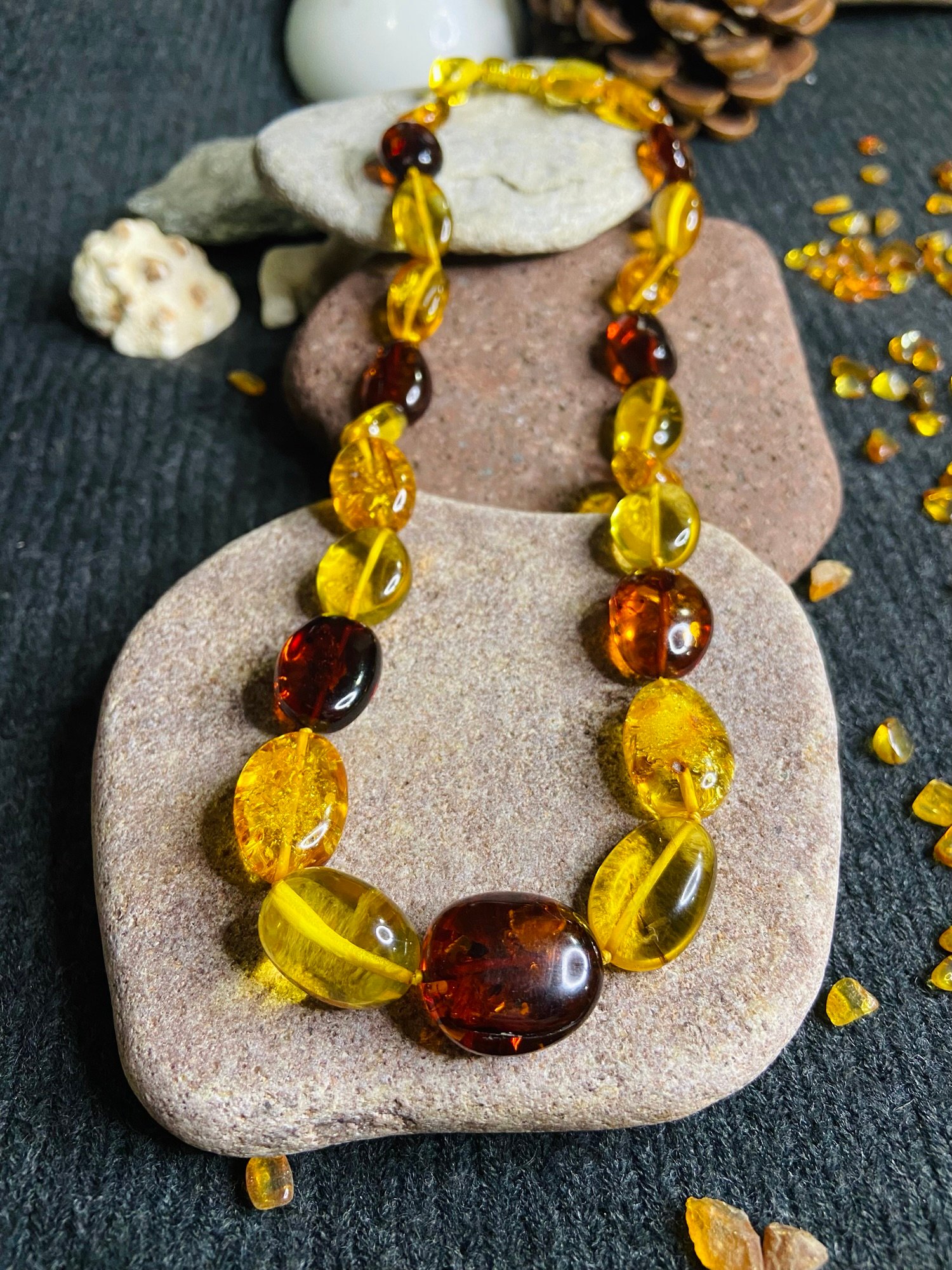 img_2897.jpg Eleganta un krāšņa Dzintara "Flatback" tipa pērlīšu kaklarota