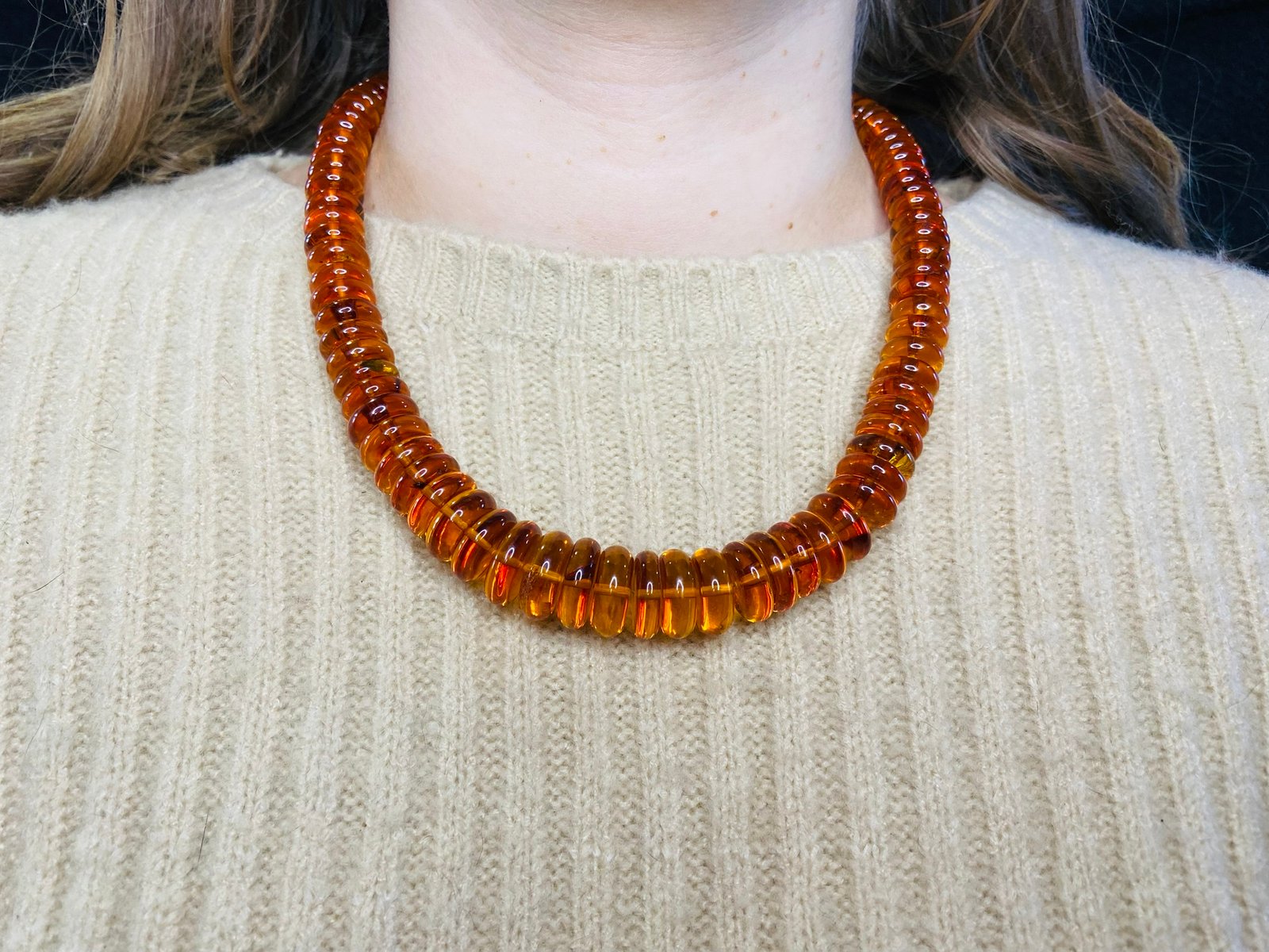 Masīva "Rondelles" tipa pērlīšu dzintara kaklarota sievietēm