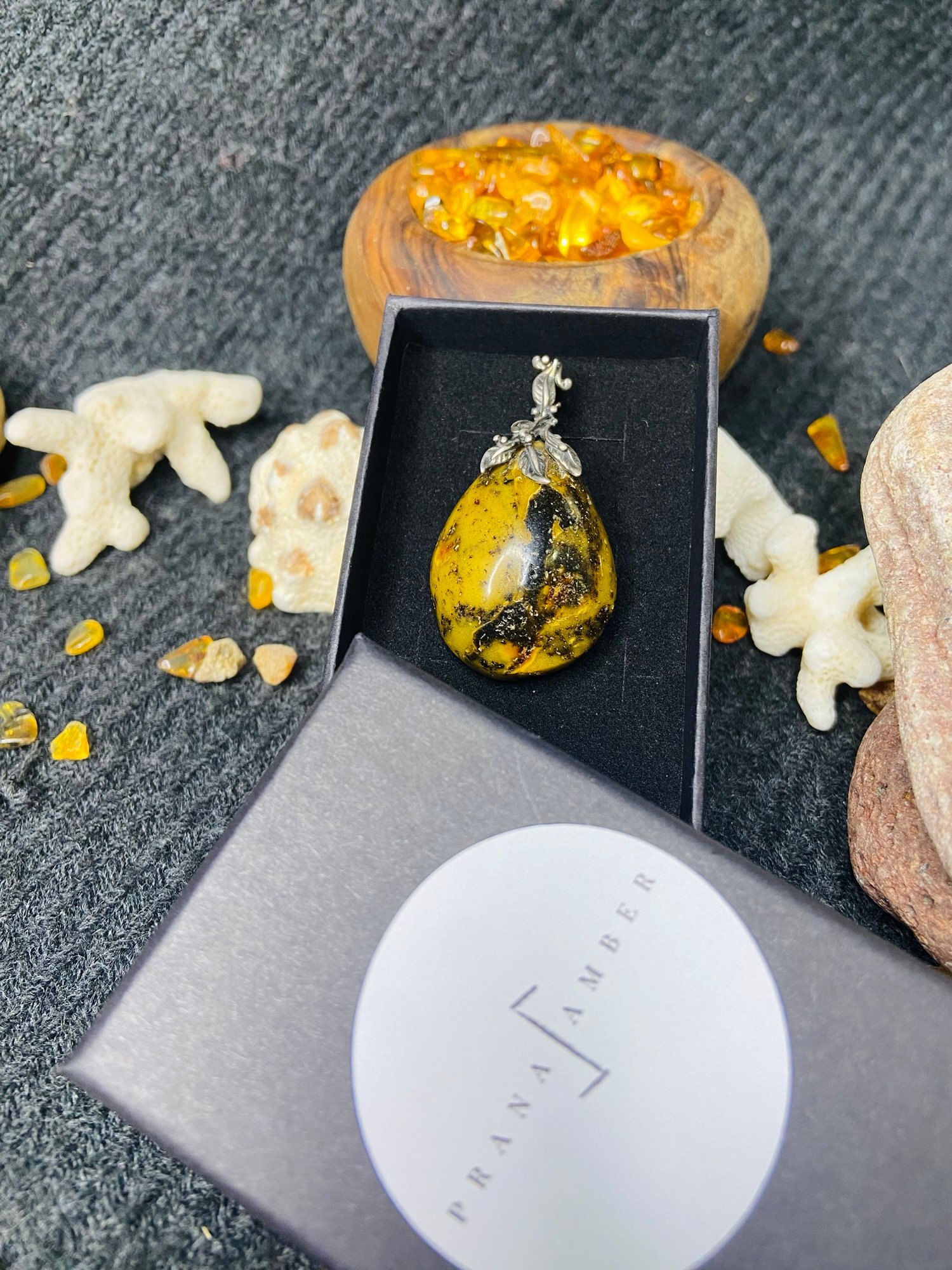 img_3024-jpg Vintāžas "flatback" tipa Dzintara sudraba kulons