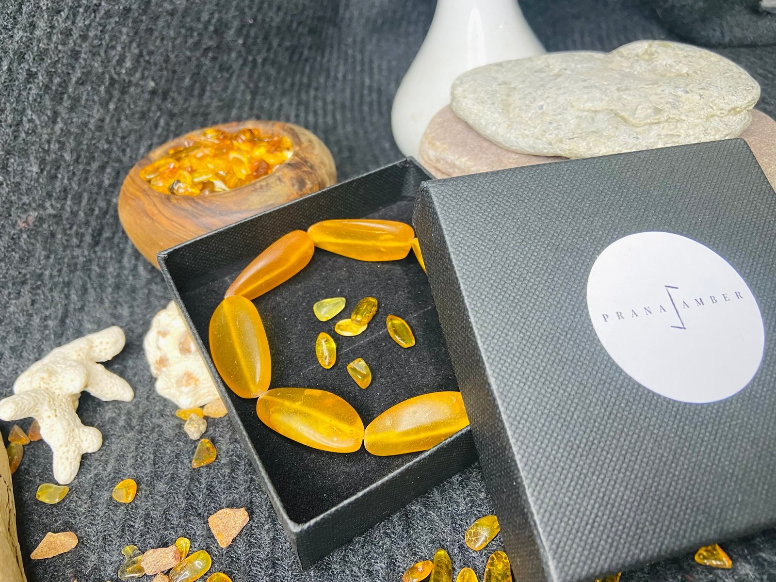 img_3069-jpg Dabīga Dzintara Daļēji pulēta aproce dziļā citrona krāsā