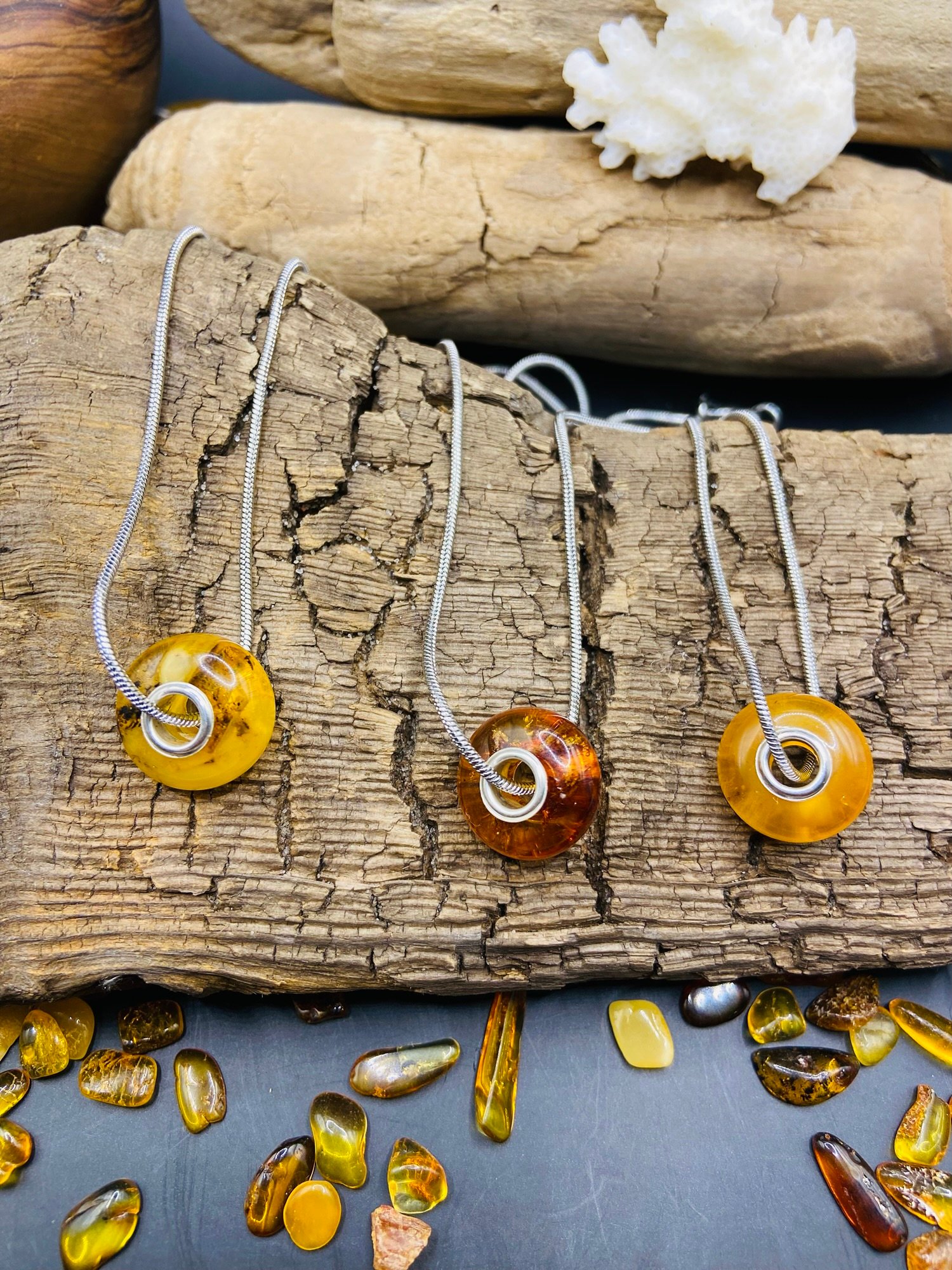 img_3662.jpg Izsmalcināti Pandora "charms" Dzintara kuloni ar sudrabu