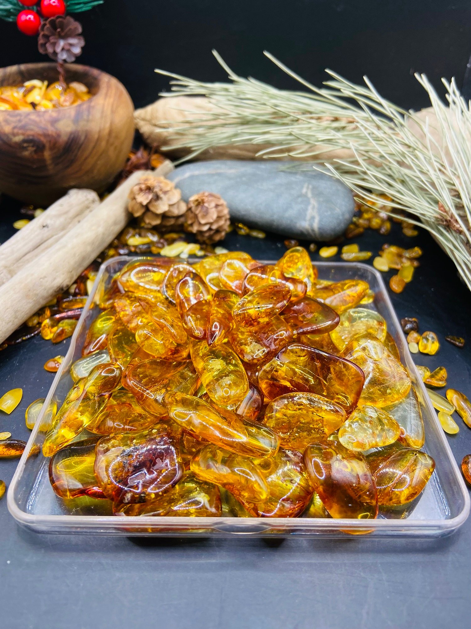 img_6048.jpg Liela izmēra Baltijas Dzintara šķembas bez caurumiem