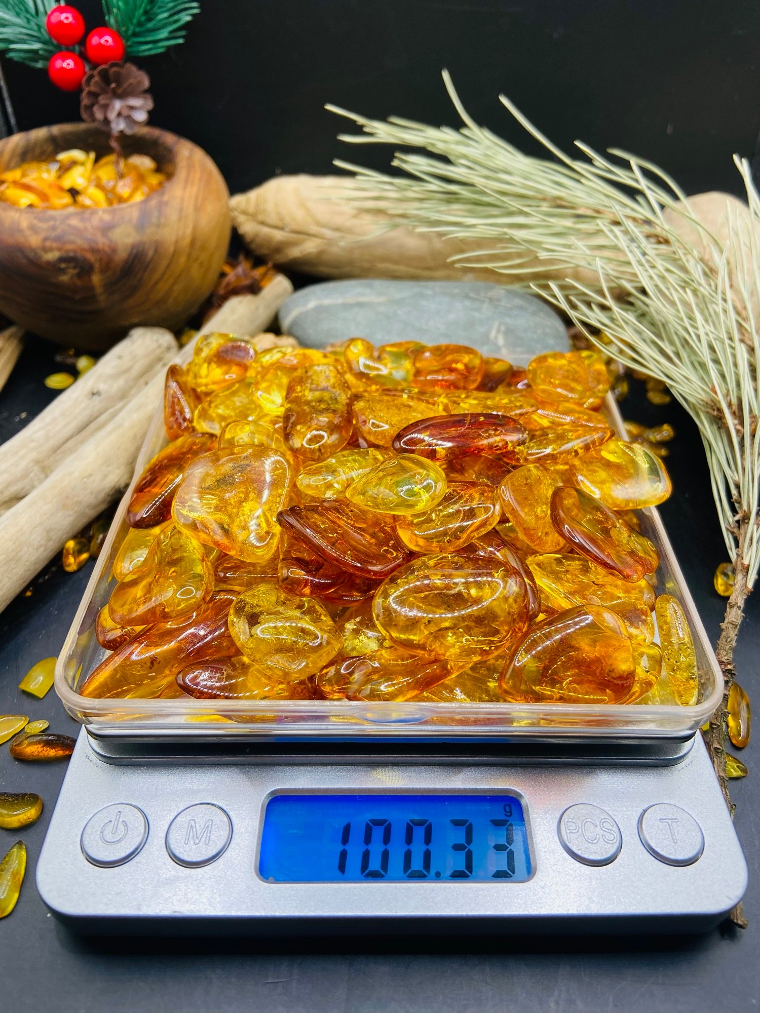 img_6054.jpg Liela izmēra Baltijas Dzintara šķembas bez caurumiem