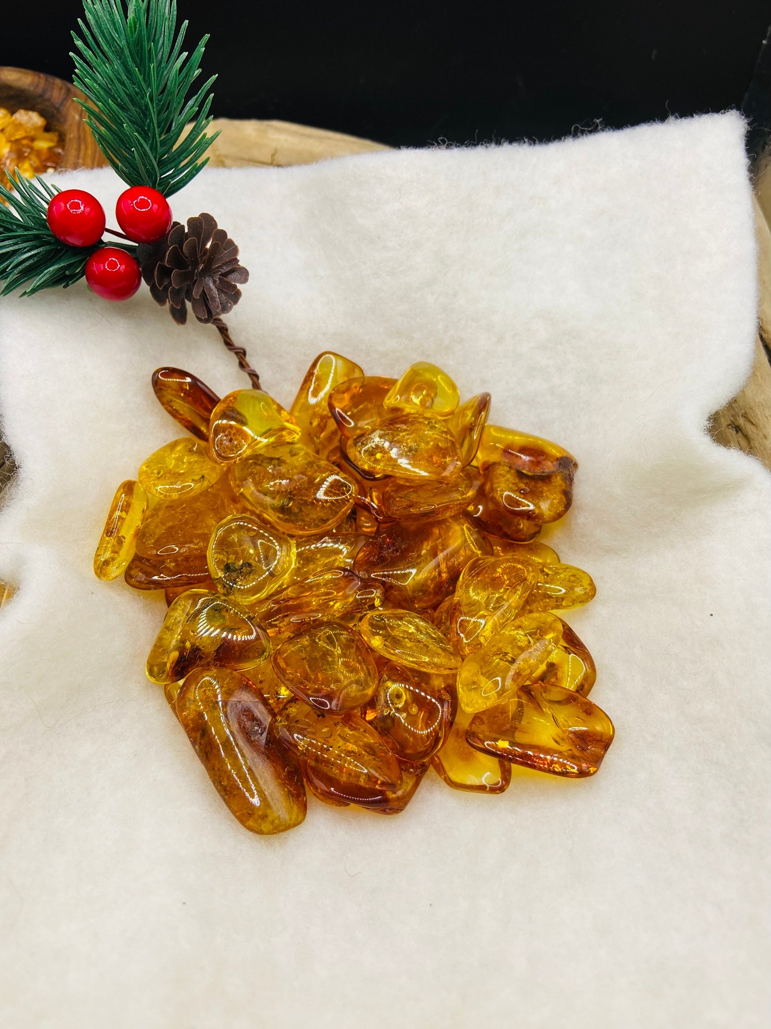 img_6059.jpg Liela izmēra Baltijas Dzintara šķembas bez caurumiem