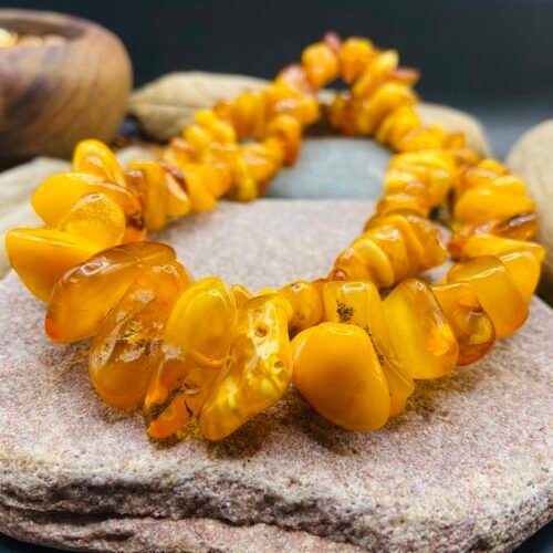 Lielizmēra šķelto pērlīšu kaklarota medus un sviesta krāsās