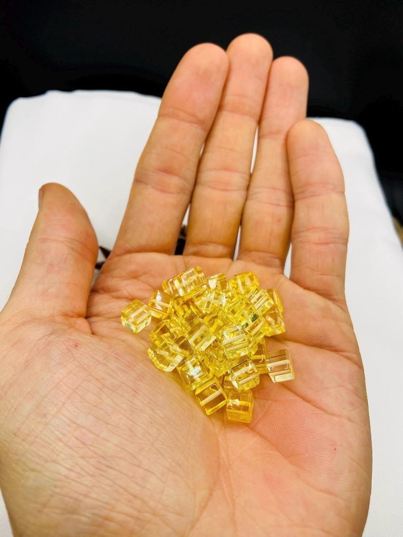 Unikālas kvadrāta formas 6.5-7mm Dzintara dzeltenās pērlītes