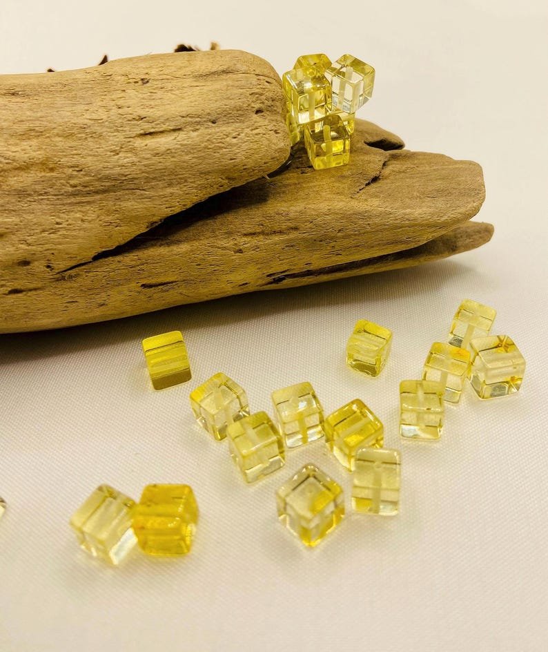 Unikālas kvadrāta formas 6.5-7mm Dzintara dzeltenās pērlītes