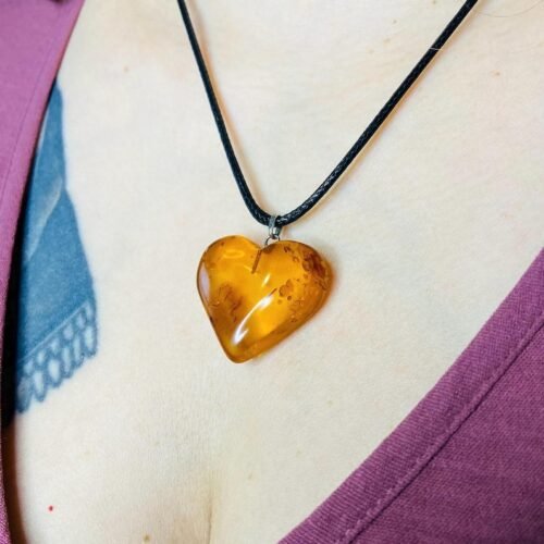 Liela izmēra sirds formas kulons burvīgā konjaka krāsā