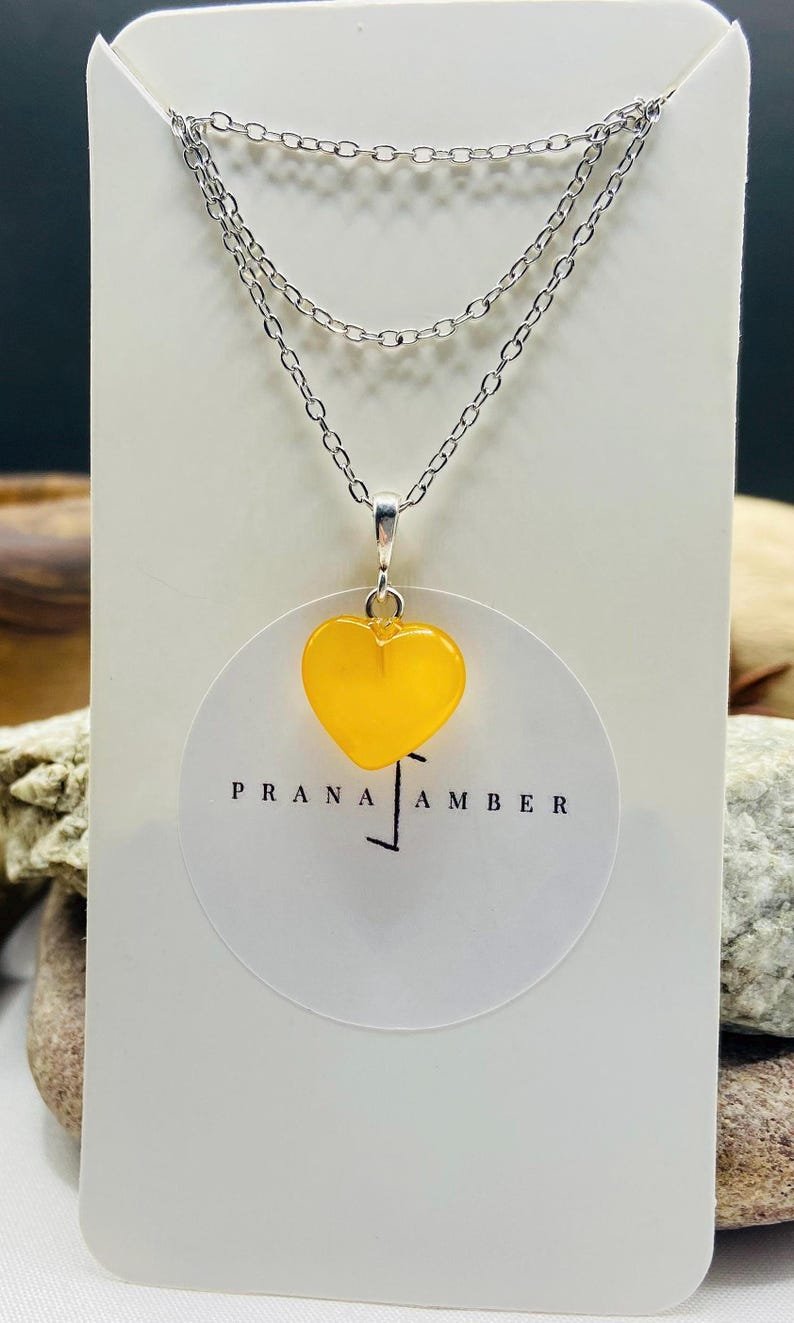 Dzeltenas dzintara sirsniņas ar sudrabu 3 variācijās