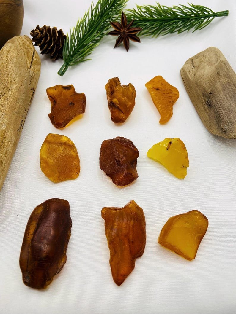 Augstākās kvalitātes neapstrādāti Dzintara gabali 20-100 grami