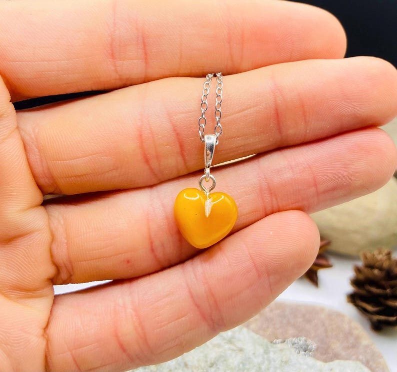 Dzeltenas dzintara sirsniņas ar sudrabu 3 variācijās