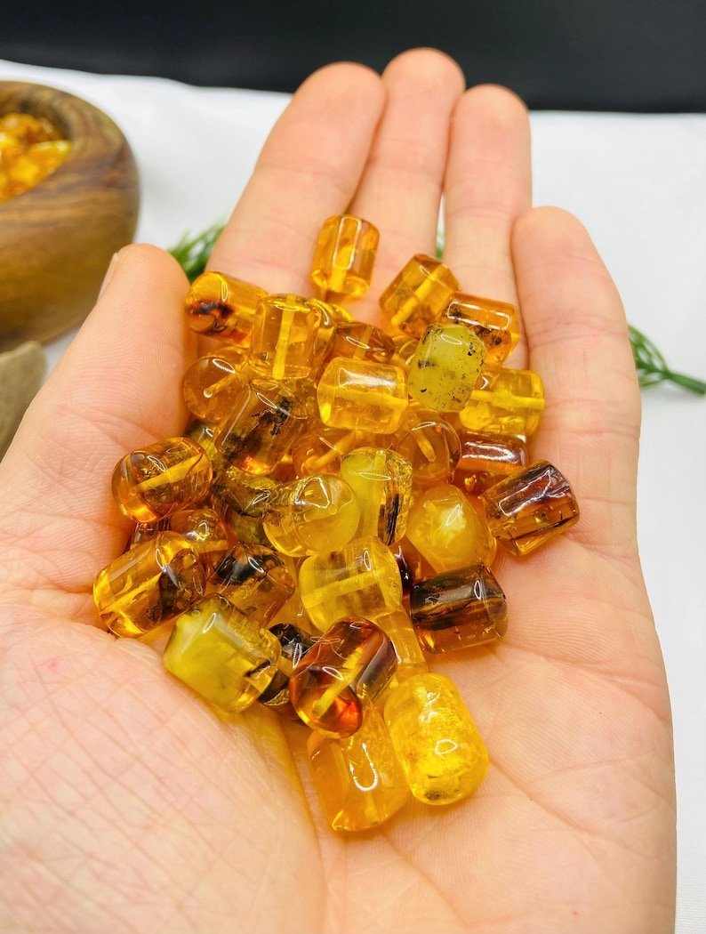 Cilindra formas Baltijas Dzintara daudzkrāsainas pērlītes