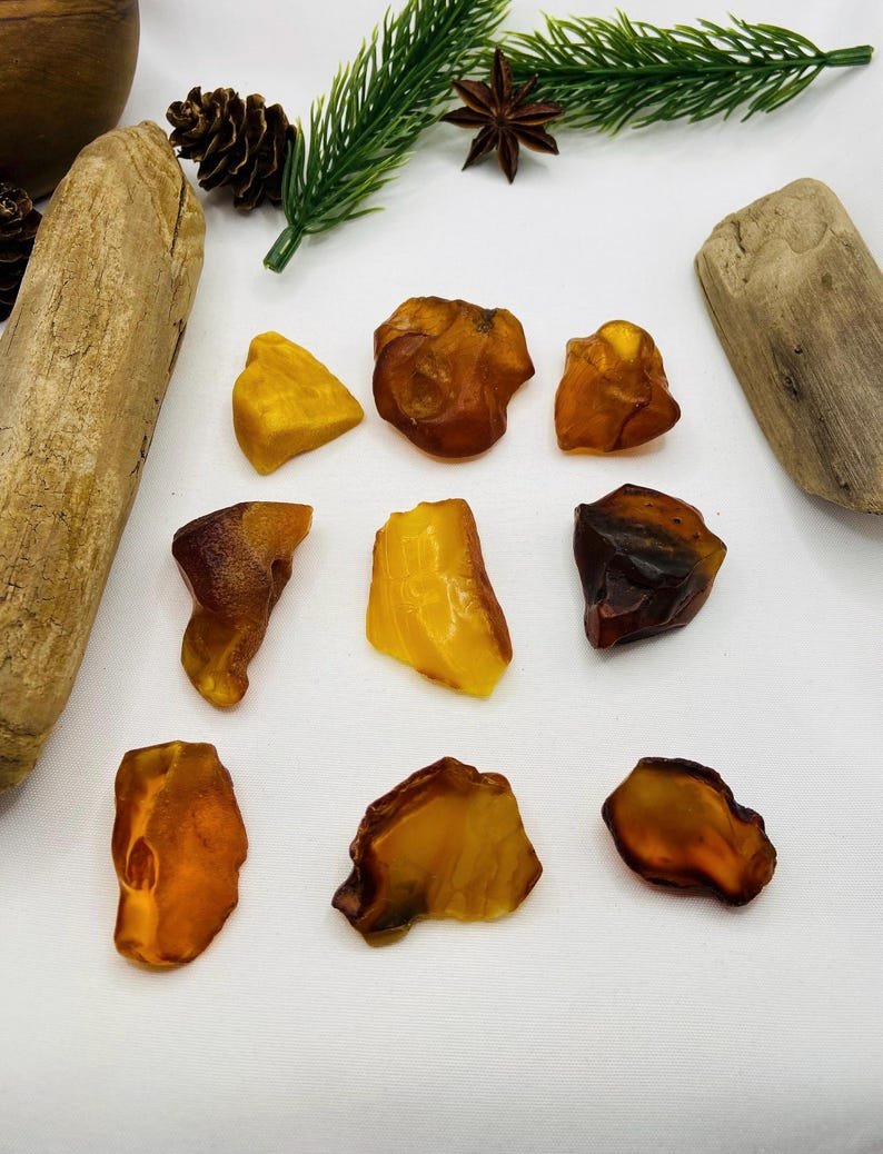 Augstākās kvalitātes neapstrādāti Dzintara gabali 20-100 grami