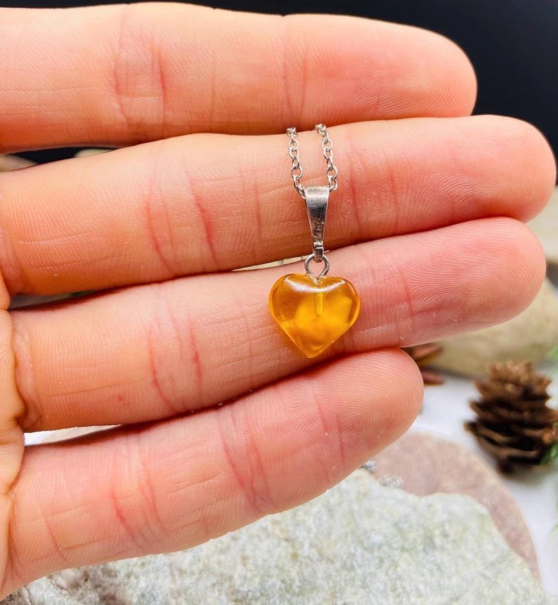 Dzeltenas dzintara sirsniņas ar sudrabu 3 variācijās