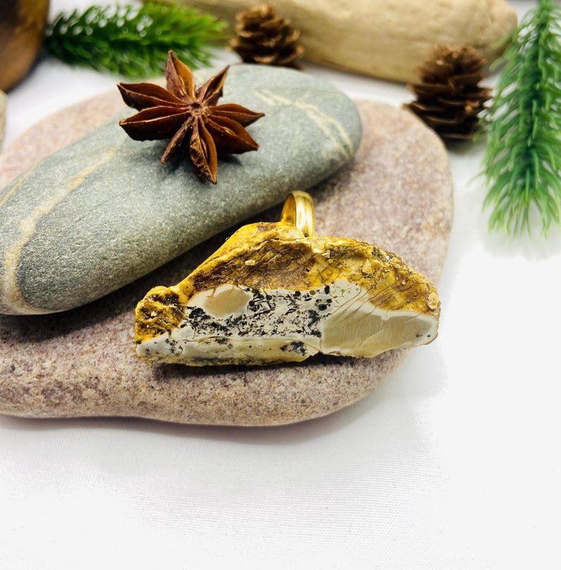 56548094-r-il-76db9b-7678335915-il_794xN.7678335915_fbbu Baltās krāsas milzīgs Dzintara gredzens ar apzeltītu sudrabu