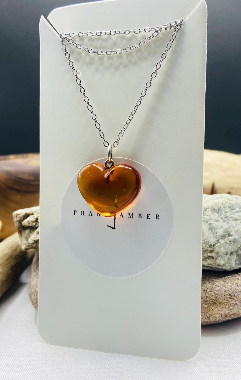 Ķiršu krāsas Baltijas Dzintara sirsniņas 2 variācijās