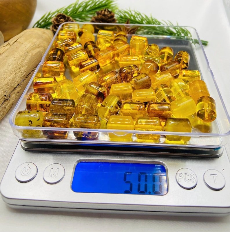 Cilindra formas Baltijas Dzintara daudzkrāsainas pērlītes