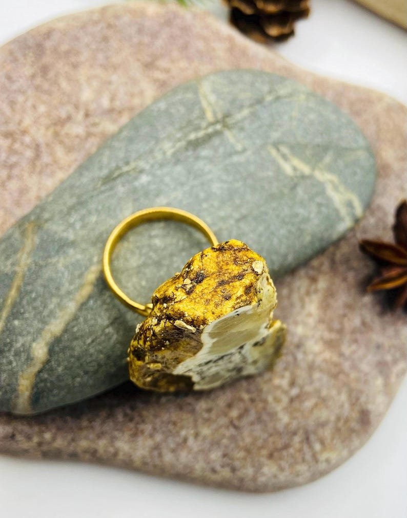 56548094-r-il-943d31-7678329989-il_794xN.7678329989_8n7e Baltās krāsas milzīgs Dzintara gredzens ar apzeltītu sudrabu