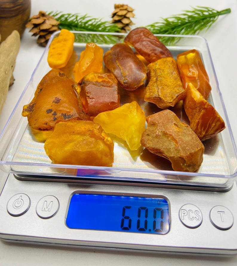 Augstākās kvalitātes neapstrādāti Dzintara gabali 20-100 grami