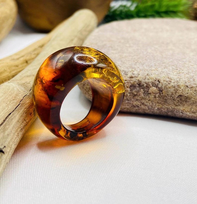 56548094-r-il-baabda-7623553564-il_794xN.7623553564_6l2q Neatkārtojams Baltijas Dzintara lielizmēra gredzens sievietēm