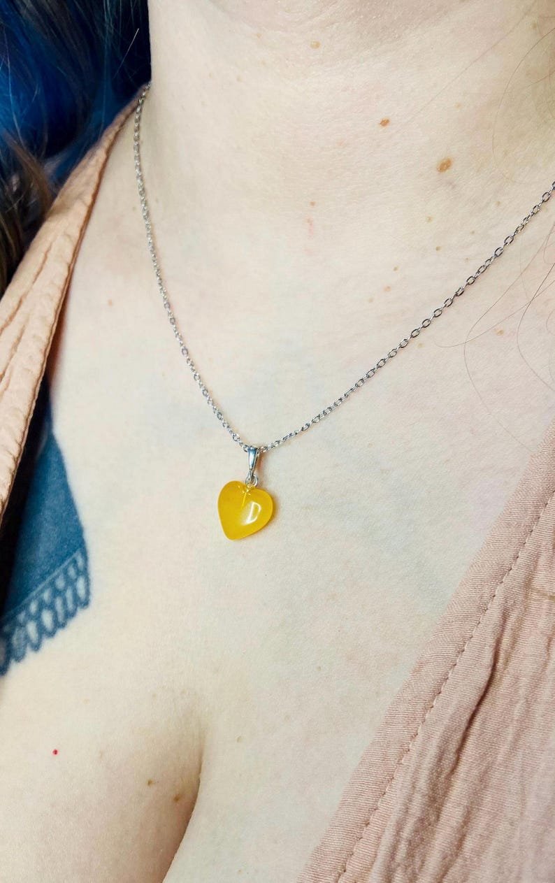 Dzeltenas dzintara sirsniņas ar sudrabu 3 variācijās