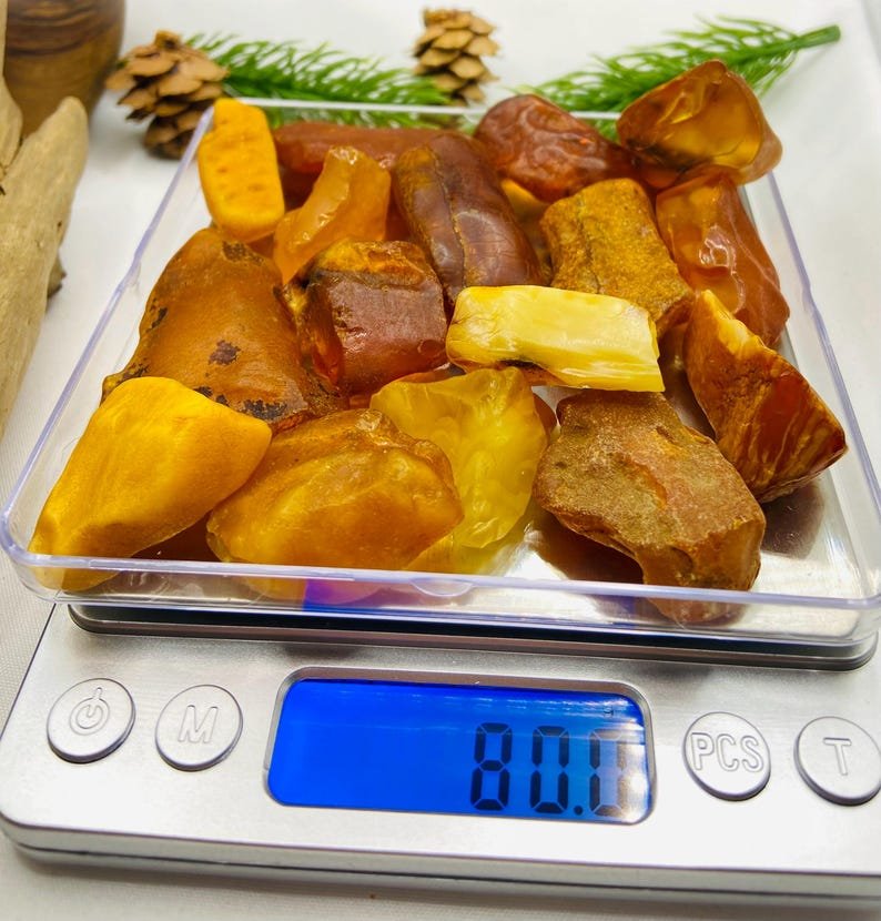 Augstākās kvalitātes neapstrādāti Dzintara gabali 20-100 grami