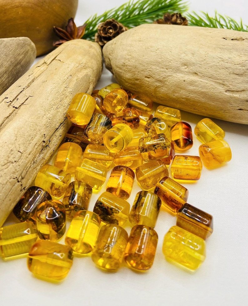 Cilindra formas Baltijas Dzintara daudzkrāsainas pērlītes