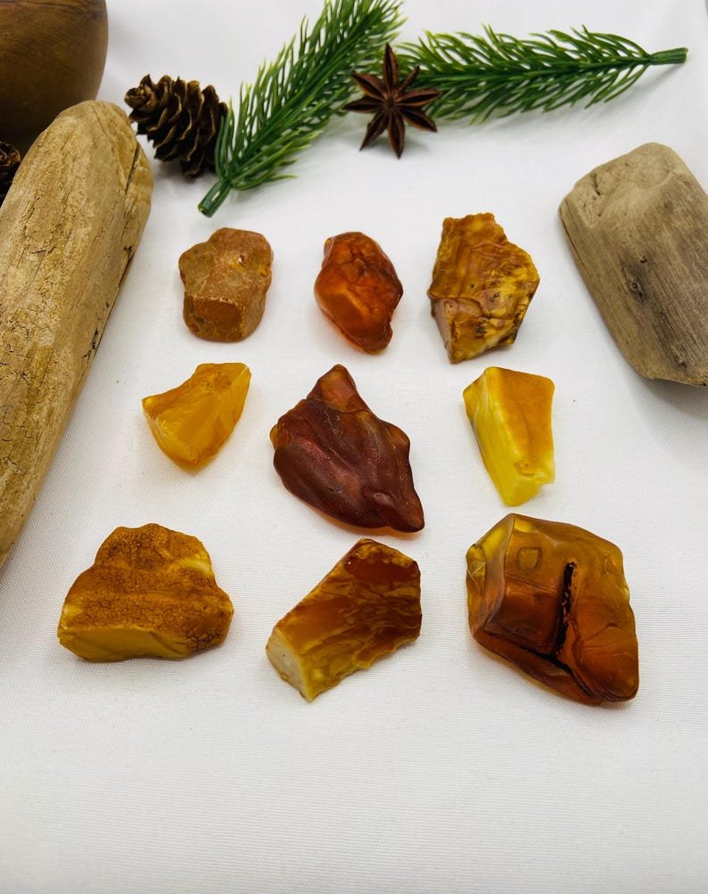 Augstākās kvalitātes neapstrādāti Dzintara gabali 20-100 grami