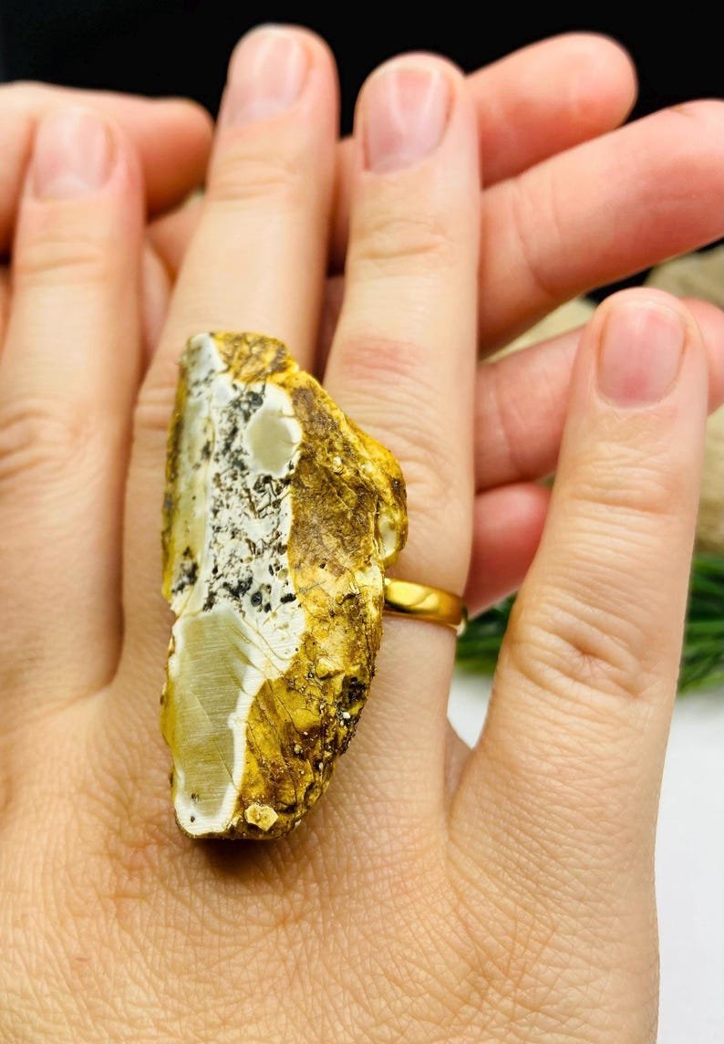 56548094-r-il-f38b94-7678344159-il_794xN.7678344159_5omq Baltās krāsas milzīgs Dzintara gredzens ar apzeltītu sudrabu