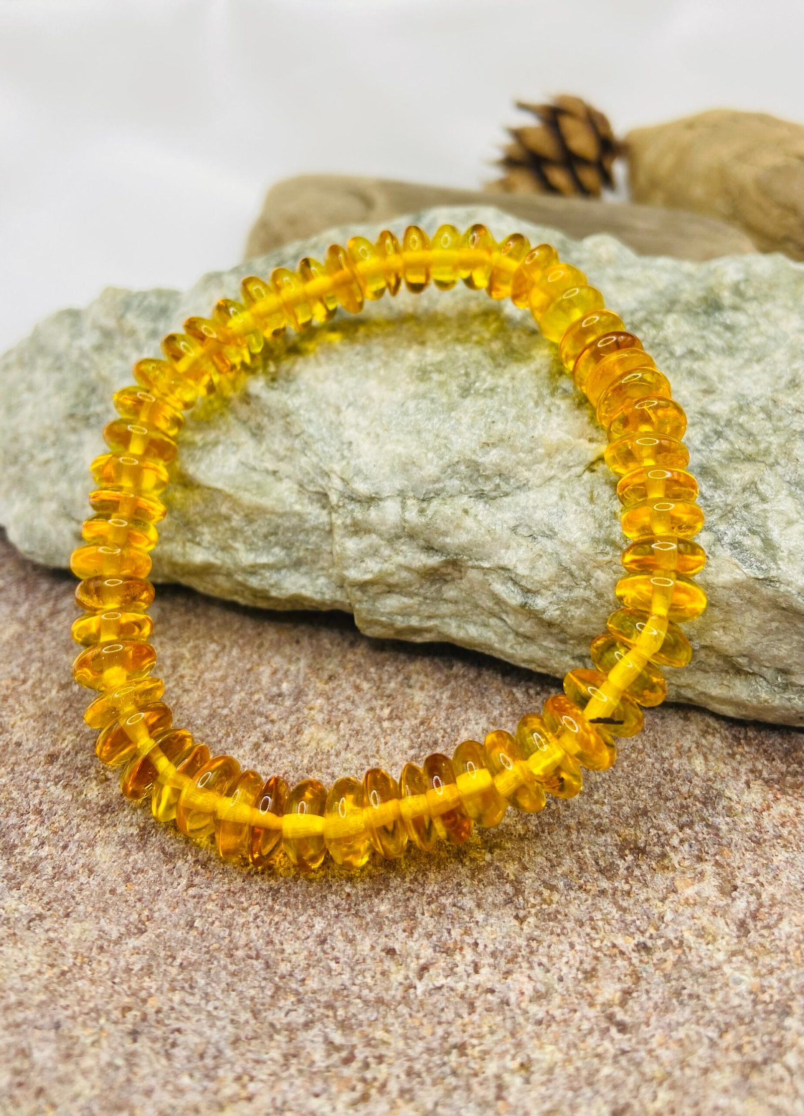 Rondelle formas konjaka toņa smalka Dzintara aproce