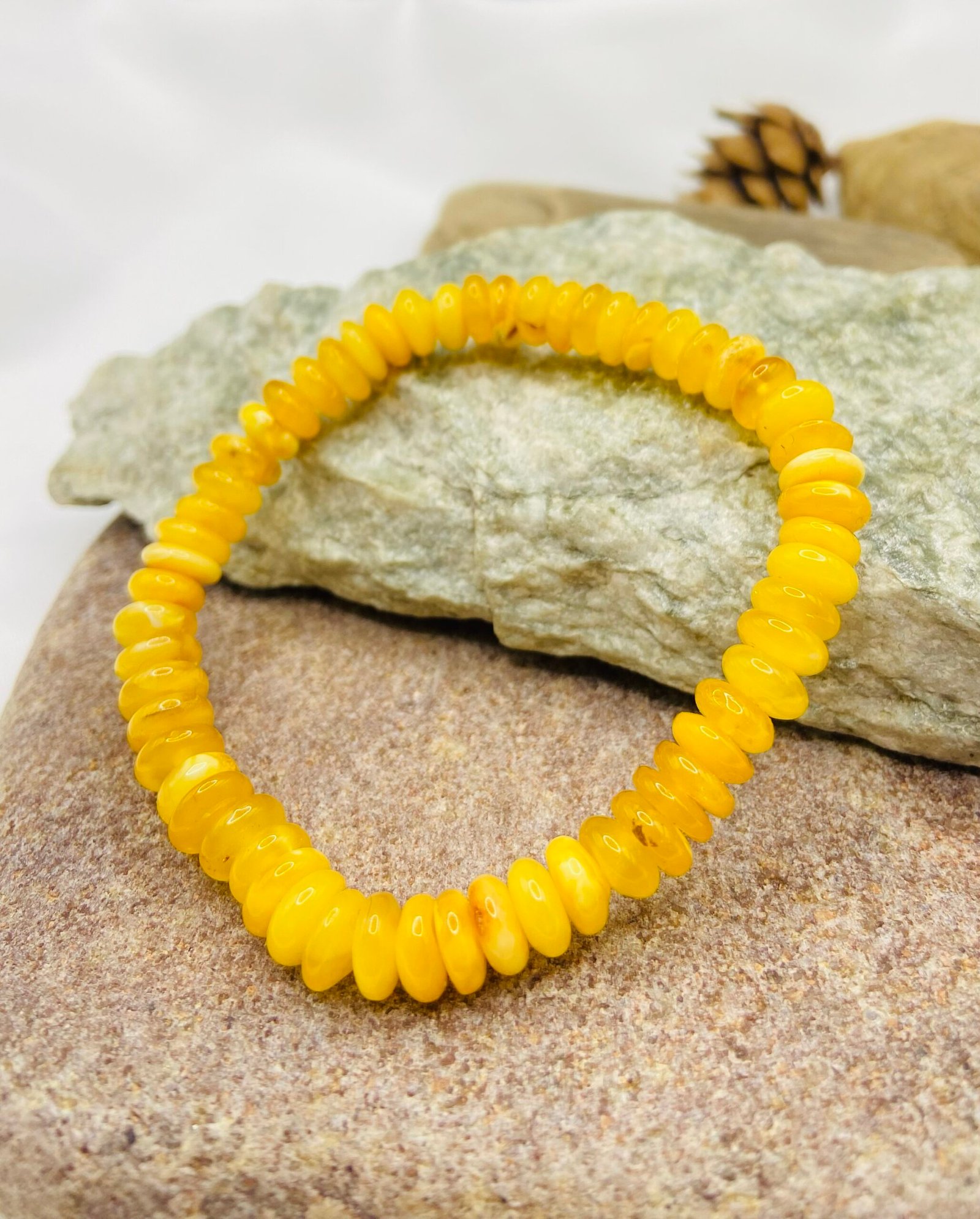 Rondelle formas sviesta toņa smalka Dzintara rokassprādze